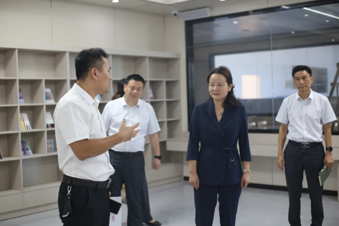 鄒燕玲到東方支行調(diào)研