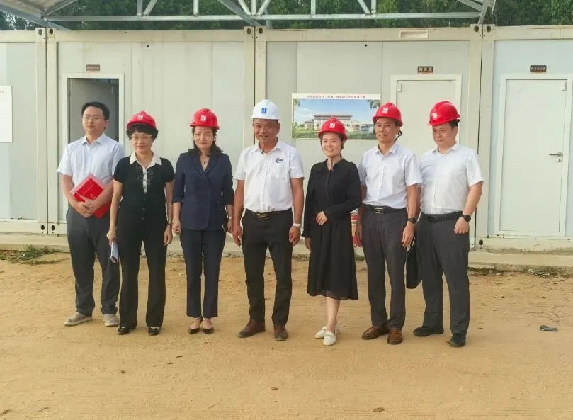 鄒燕玲到東方支行調(diào)研