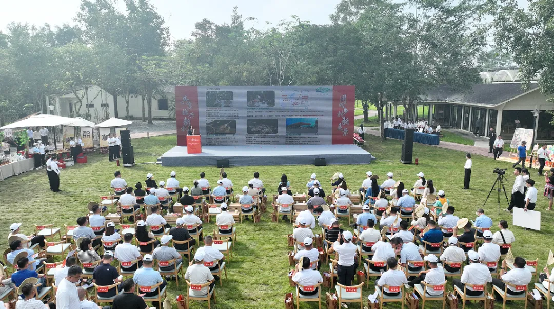 海南農(nóng)商銀行參加屯昌縣鄉(xiāng)村振興招商推介會暨鄉(xiāng)村產(chǎn)業(yè)項目簽約活動并現(xiàn)場授信