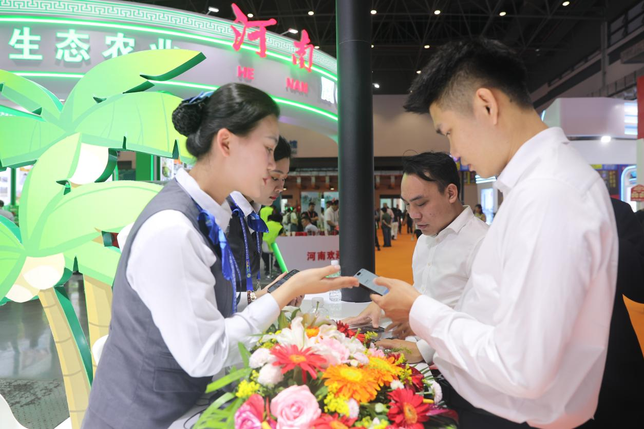 “老朋友”帶來“新面貌”  海南農(nóng)商銀行精彩亮相冬交會