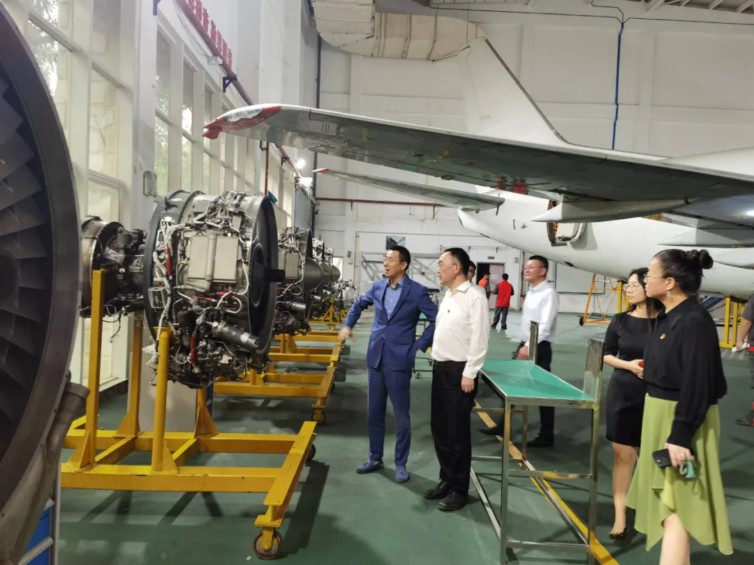 陳維帶隊(duì)到海南農(nóng)商銀行三亞、陵水等支行調(diào)研，并深入企業(yè)貸后走訪