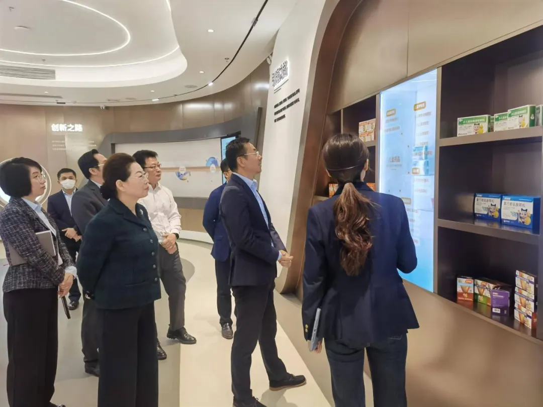 陳維帶隊(duì)到鄉(xiāng)村基層調(diào)研金融服務(wù)，并深入一線走訪客戶