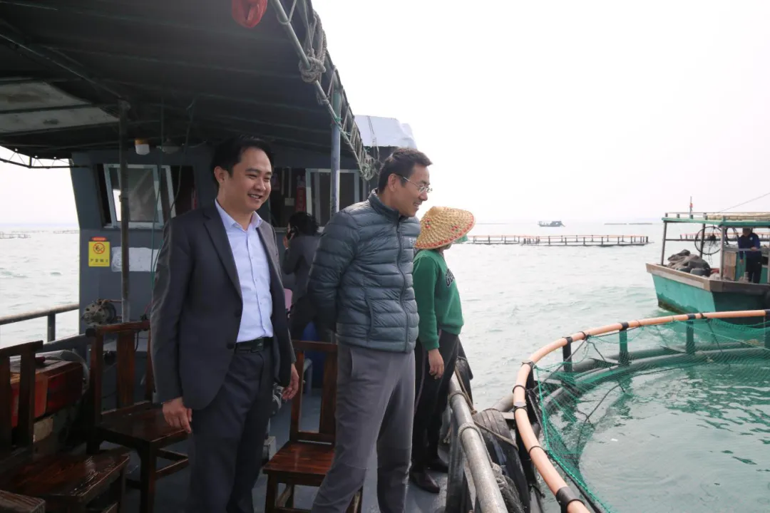 陳維帶隊(duì)到海南農(nóng)商銀行臨高支行調(diào)研并深入客戶一線走訪