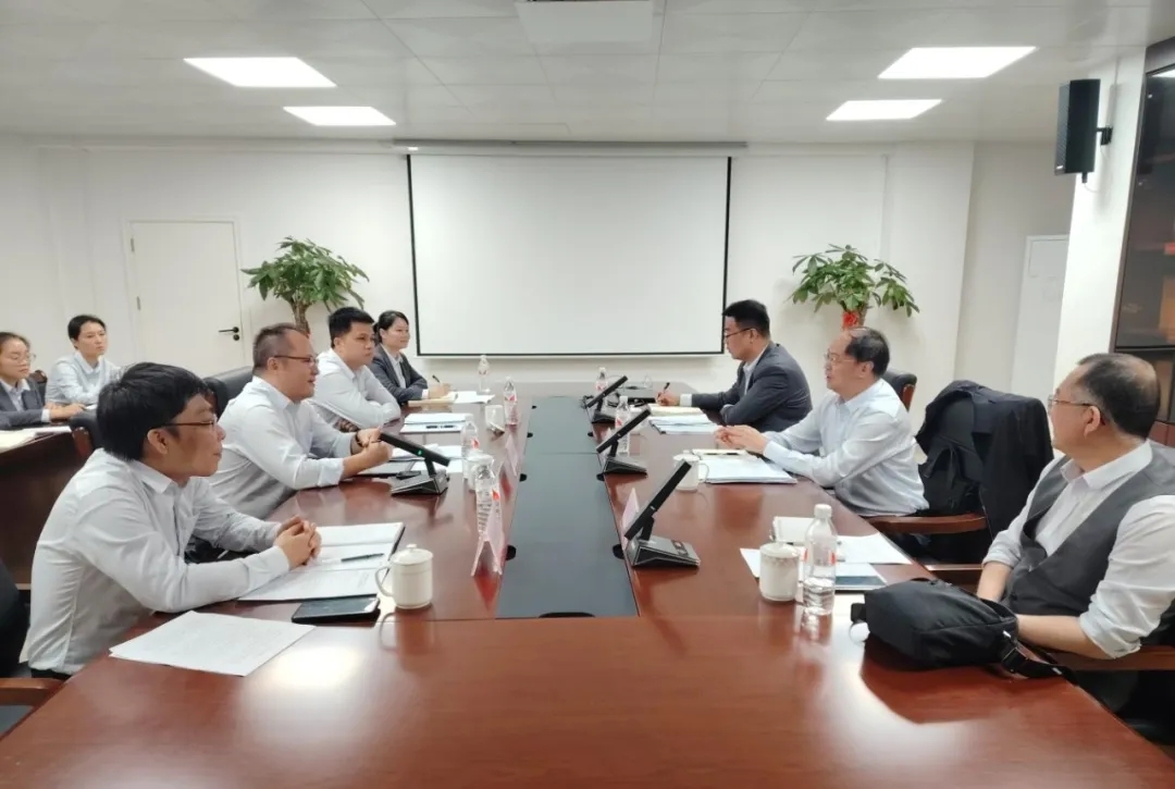 馮浩昆率隊(duì)到屯昌支行開展實(shí)地調(diào)研