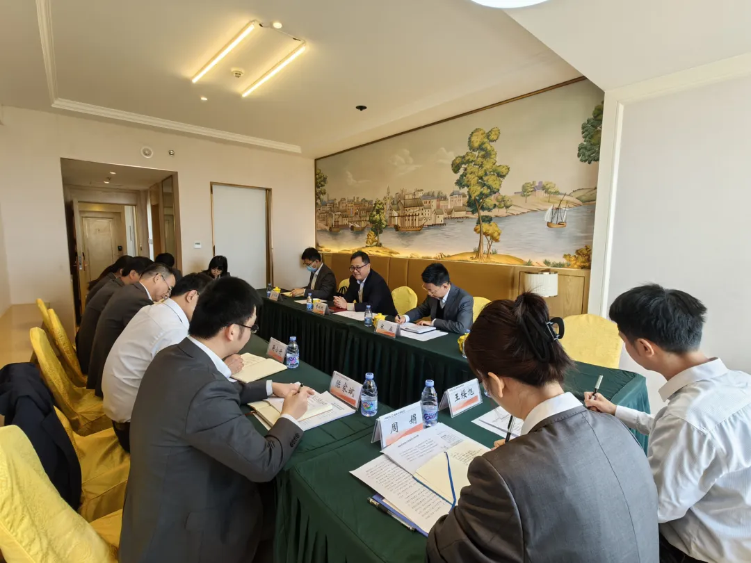 李曉剛到臨高支行開展調(diào)研