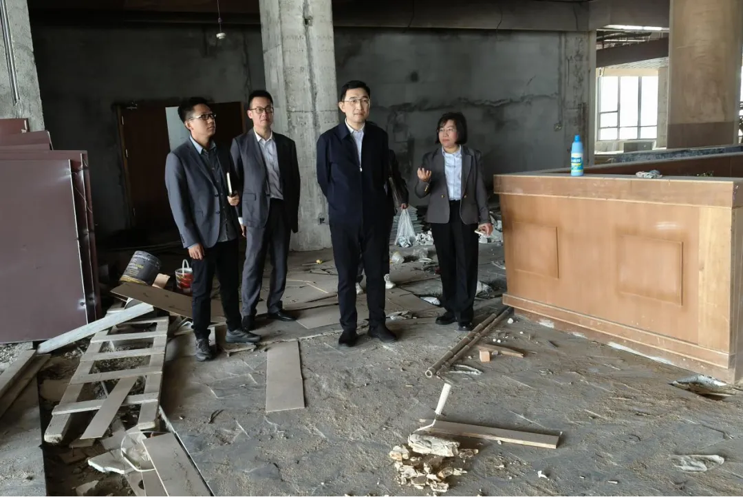 劉國鑫帶領(lǐng)人力資源部赴三亞支行靠前服務(wù)現(xiàn)場指導(dǎo)