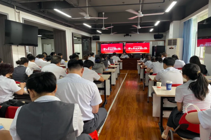 三亞支行零售條線直營隊(duì)伍集約化培訓(xùn)賦能隊(duì)伍提效能 三亞支行零售條線直營隊(duì)伍集約化培訓(xùn)賦能隊(duì)伍提效能