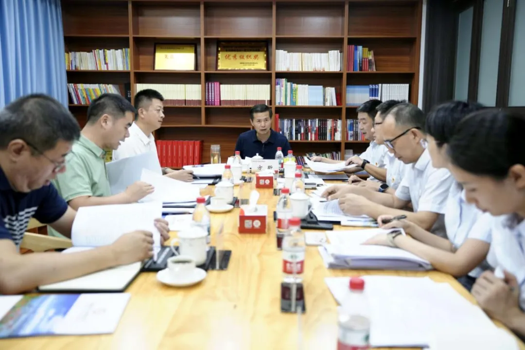 省委金融工委領(lǐng)導(dǎo)赴海南農(nóng)商銀行三亞支行召開深入貫徹中央八項規(guī)定精神學(xué)習(xí)教育調(diào)研座談會