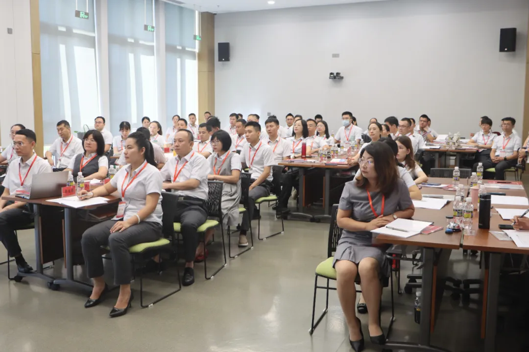 海南農(nóng)商銀行"卓越支行長(zhǎng)訓(xùn)練營(yíng)"在省委黨校開(kāi)班