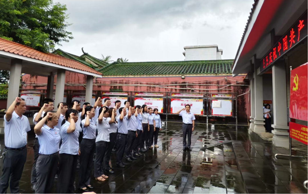 臨高支行：“藍(lán)色金融”涌動(dòng)縣域，“紅色引擎”賦能發(fā)展