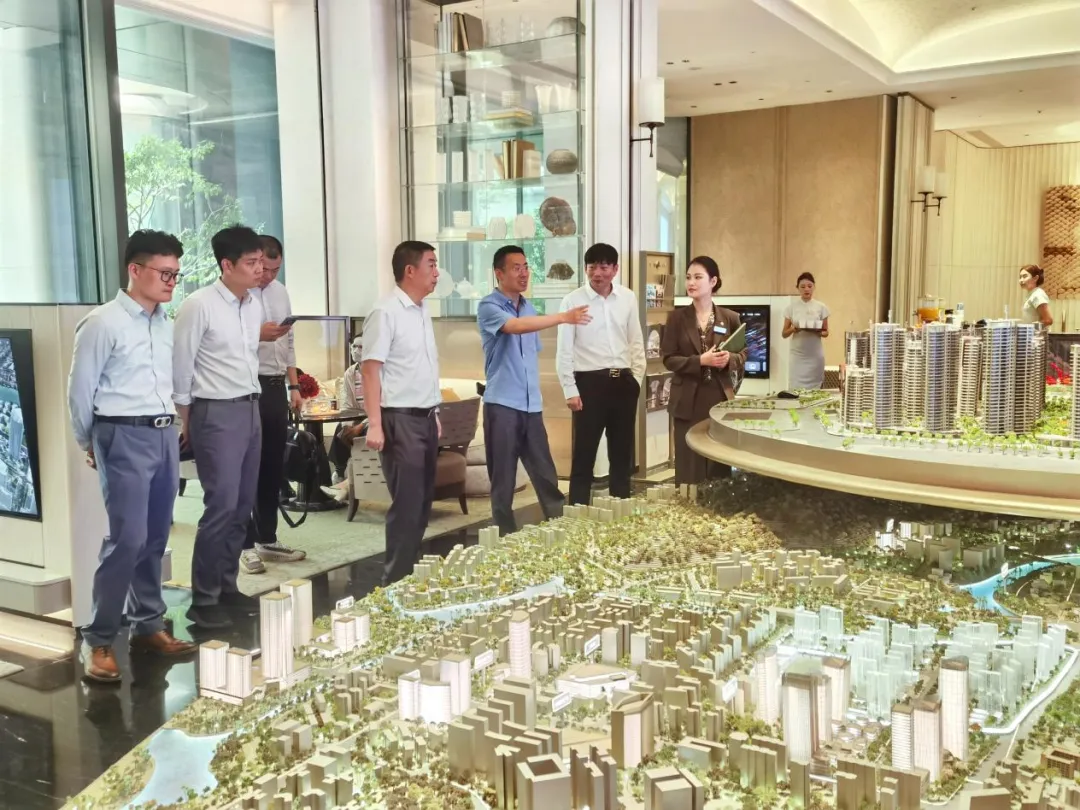 陳維到三亞支行調(diào)研 深入重點企業(yè)客戶一線走訪 陳維到三亞支行調(diào)研 深入重點企業(yè)客戶一線走訪